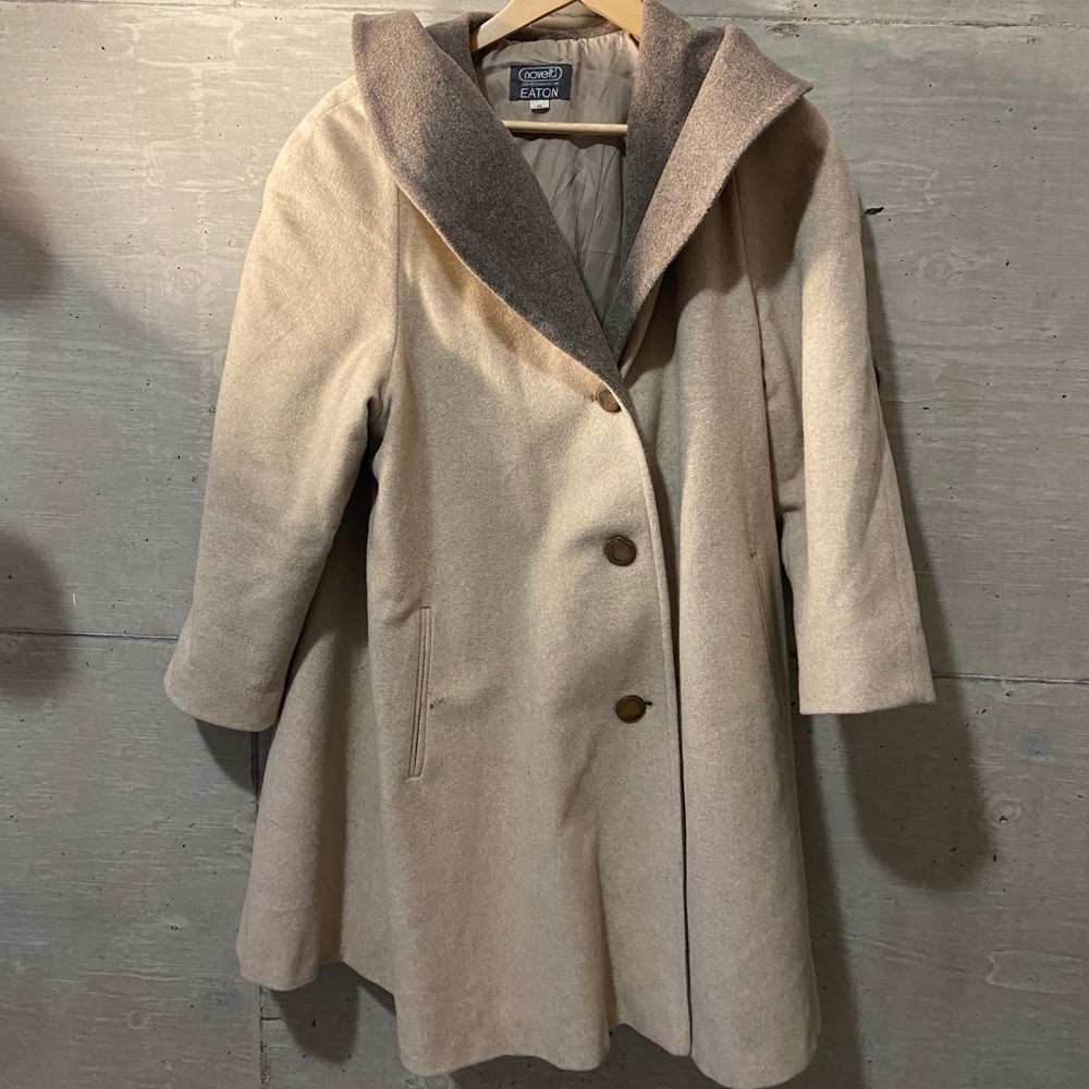 Trench coat. Oversized. Cream brown jacket